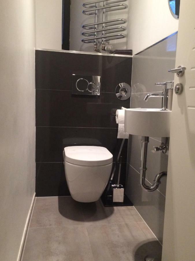 Calm Spacy Room, Own Modern Bath, Near Center, To 1 Person Or A Couple - Not Suitable For Craftsmen, Not Accepted - Privatly Rented Нюрнберг Экстерьер фото