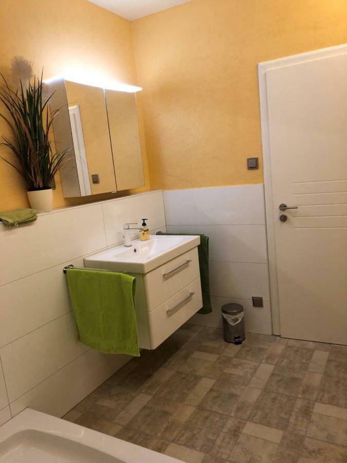 Calm Spacy Room, Own Modern Bath, Near Center, To 1 Person Or A Couple - Not Suitable For Craftsmen, Not Accepted - Privatly Rented Нюрнберг Экстерьер фото